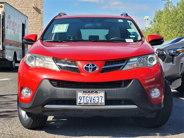 2015 Toyota RAV4 XLE photo 3