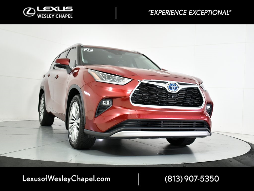 2022 Toyota Highlander Platinum's photo