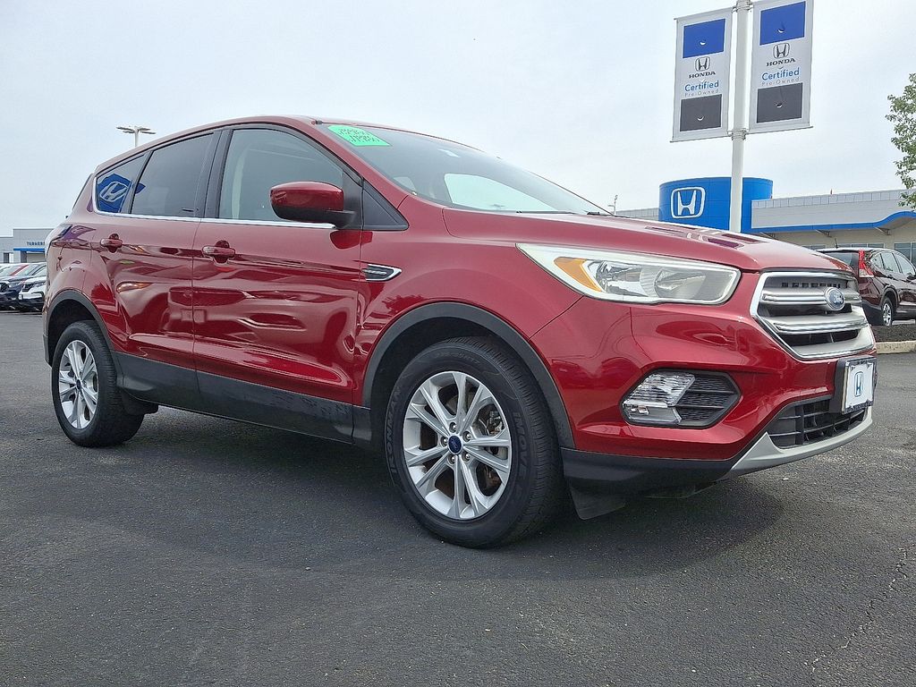 2017 Ford Escape SE photo 2