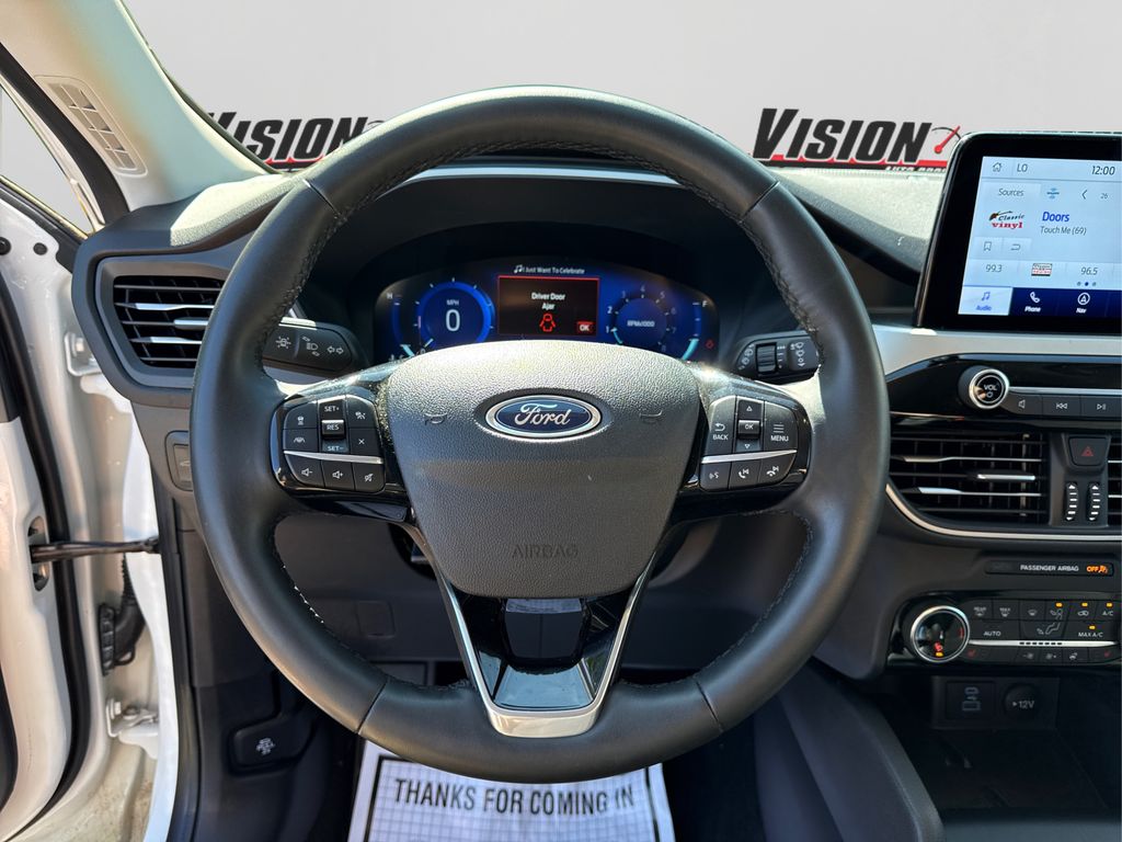 2022 Ford Escape SEL photo 21
