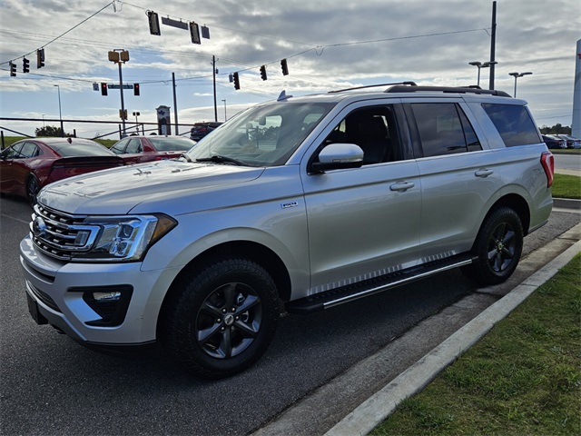 2019 Ford Expedition XLT photo 3