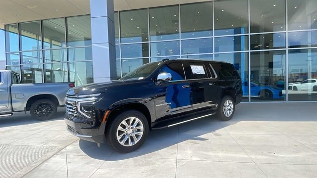 2025 Chevrolet Suburban Premier's photo