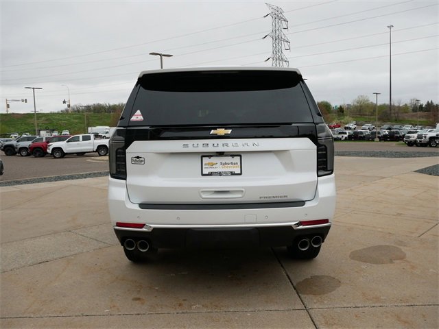 2025 Chevrolet Suburban Premier photo 5