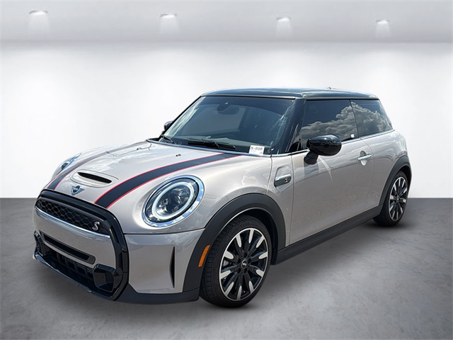 2024 MINI Hardtop 2 Door S's photo