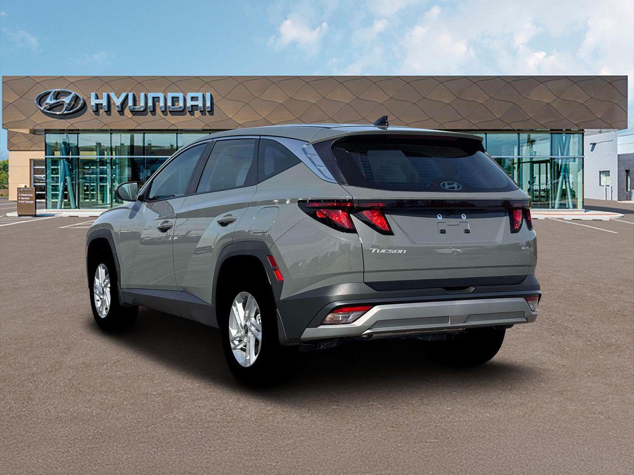 2026 Hyundai Tucson SE photo 4