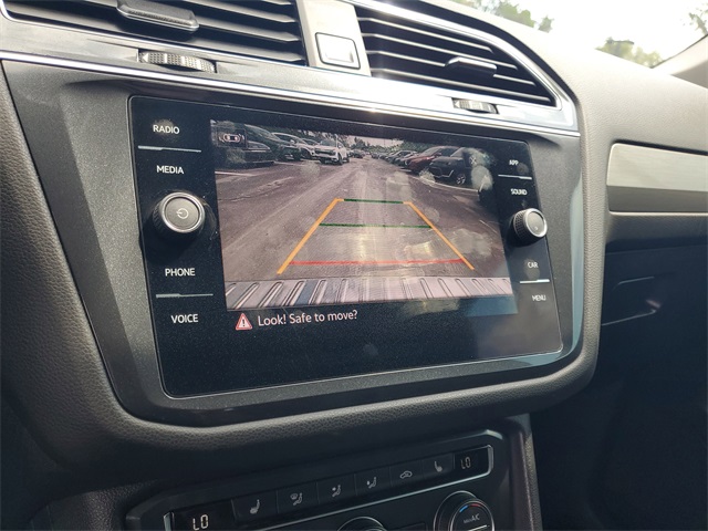 2021 Volkswagen Tiguan SE photo 19