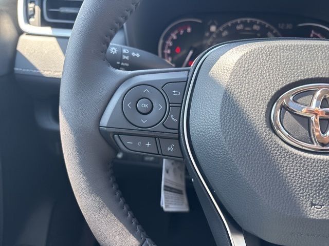 2025 Toyota RAV4 XLE photo 23