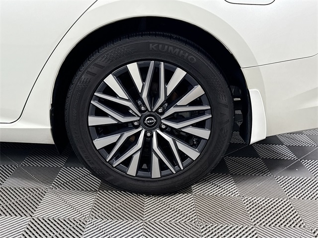 2023 Nissan Altima 2.5 SV photo 4