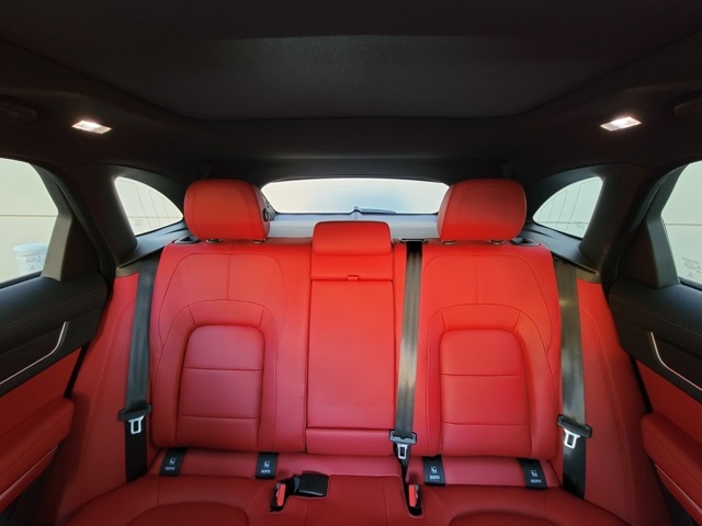 2025 Jaguar F-PACE R-Dynamic S photo 20