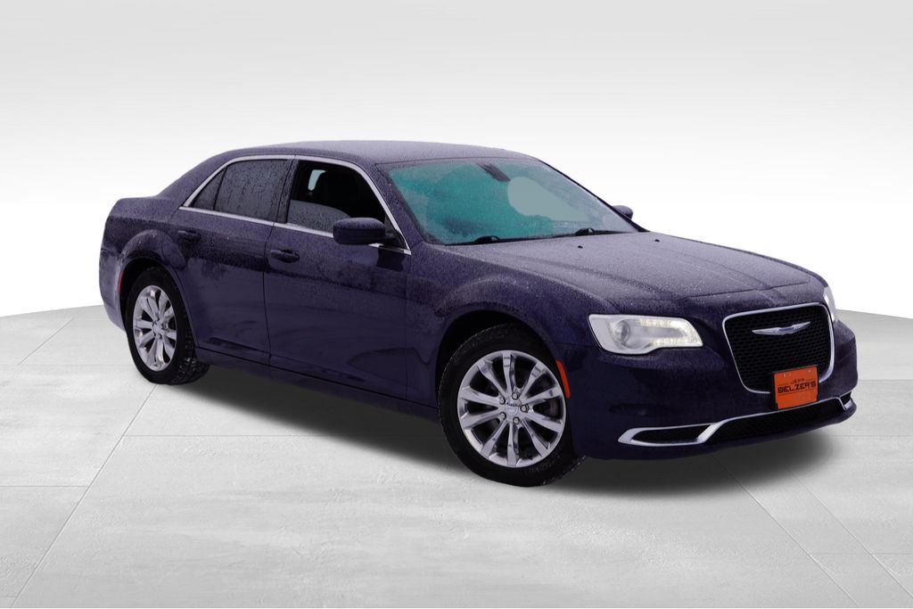 2017 Chrysler 300 Limited