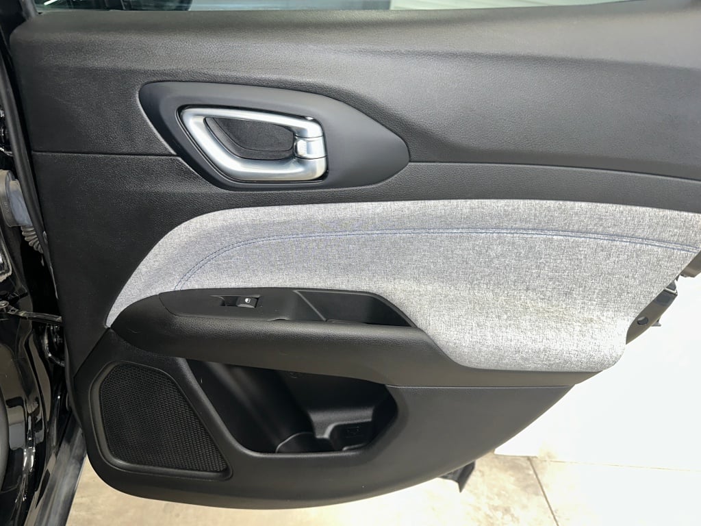 2022 Jeep Compass Latitude photo 8
