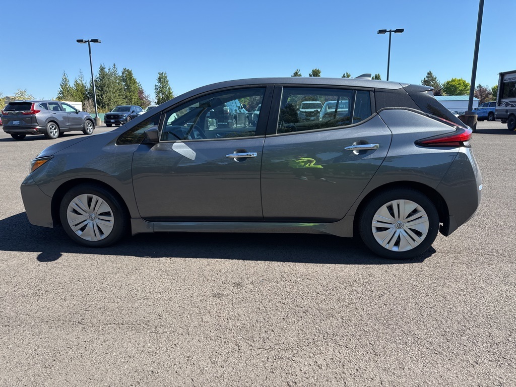 2024 Nissan Leaf S photo 4