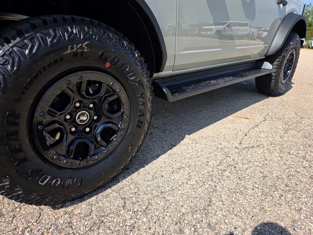 2025 Ford Bronco Outer Banks photo 32