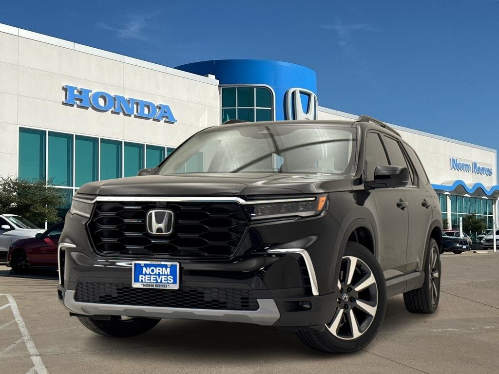 2023 Honda Pilot Elite's photo