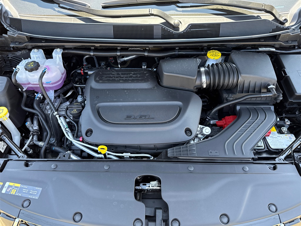 2025 Chrysler Pacifica photo 8