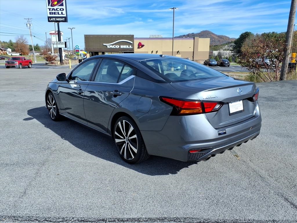 2019 Nissan Altima 2.5 SR photo 3