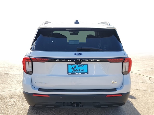 2025 Ford Explorer photo 4
