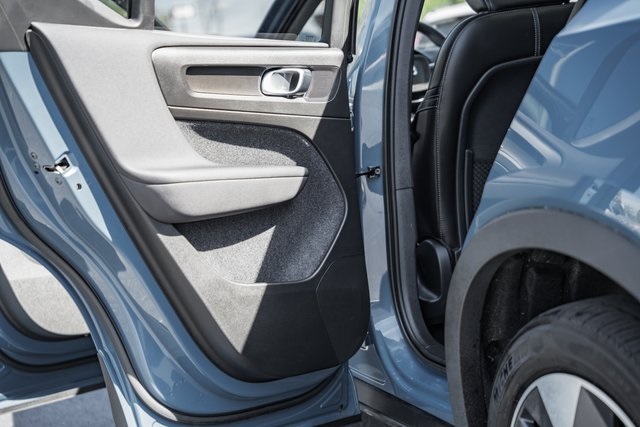 2023 Volvo XC40 Plus photo 26