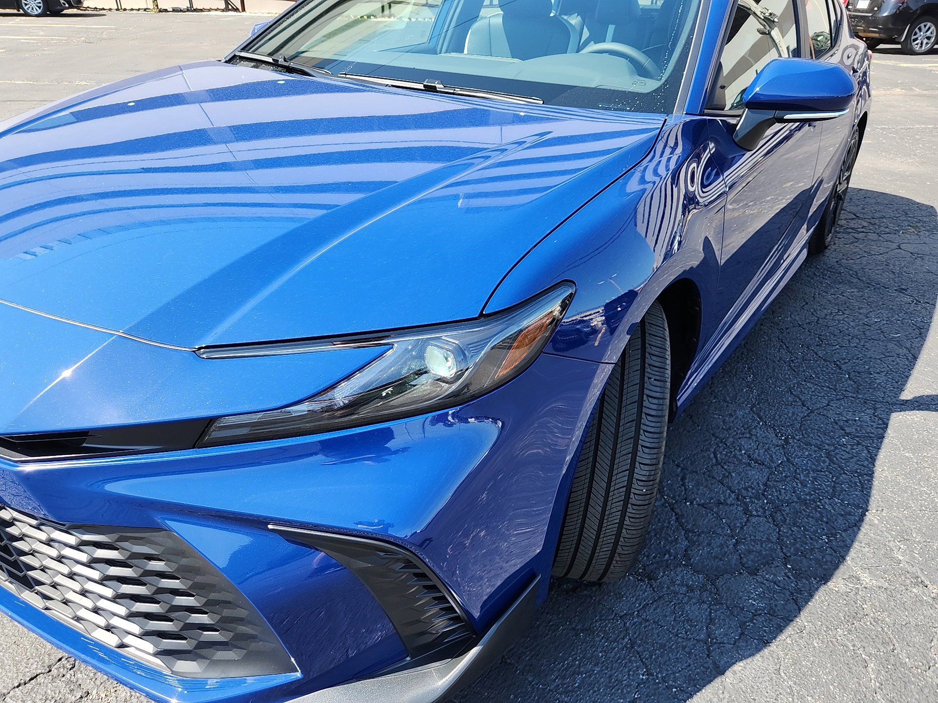 2025 Toyota Camry SE photo 9