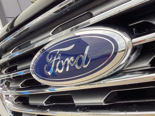 2021 Ford Edge SEL photo 4