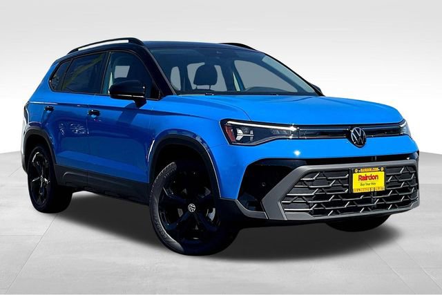 2025 Volkswagen Taos SE Black's photo