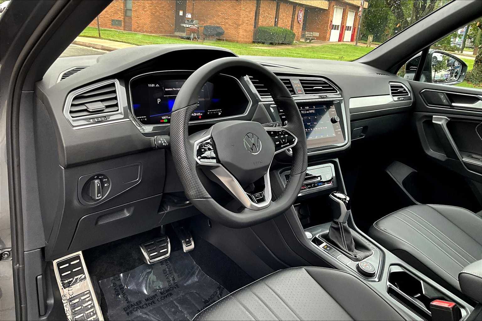 2024 Volkswagen Tiguan SE R-Line Black photo 14