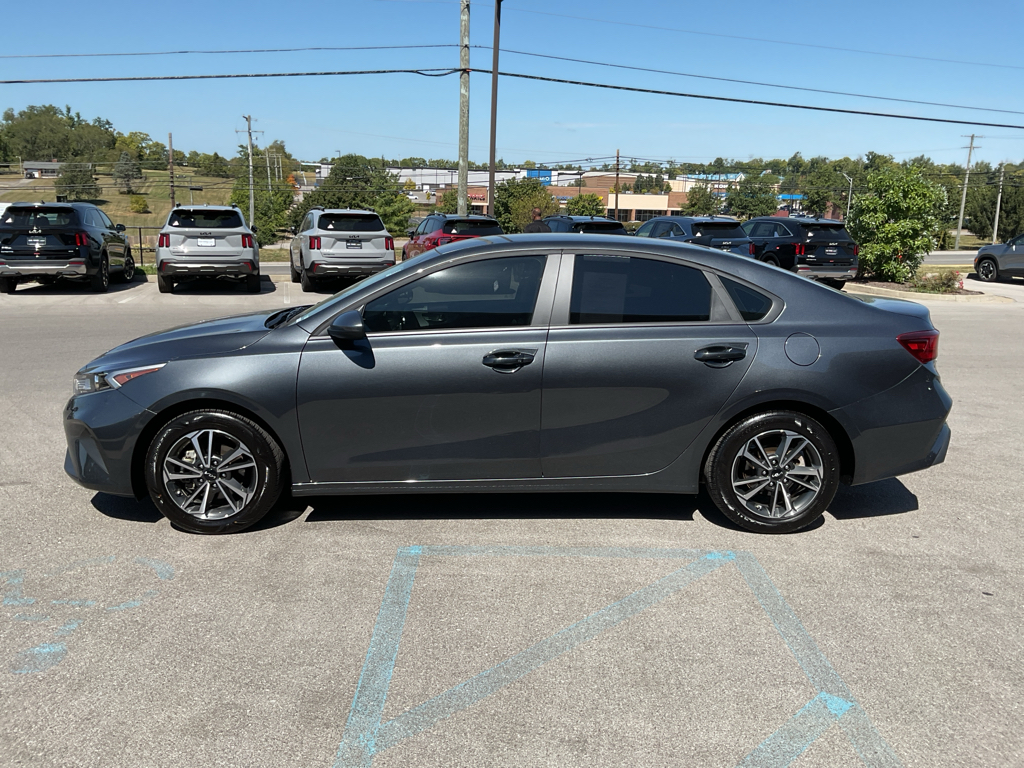 2024 Kia Forte LXS photo 4