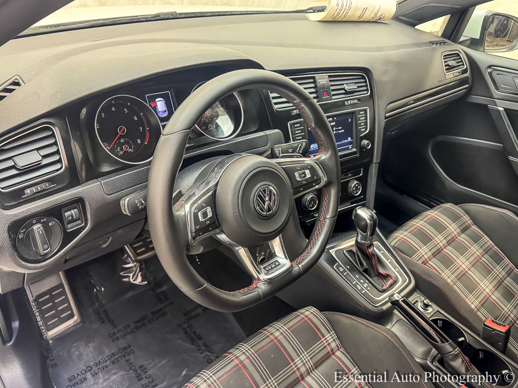 2016 VOLKSWAGEN GOLF GTI - Image 11