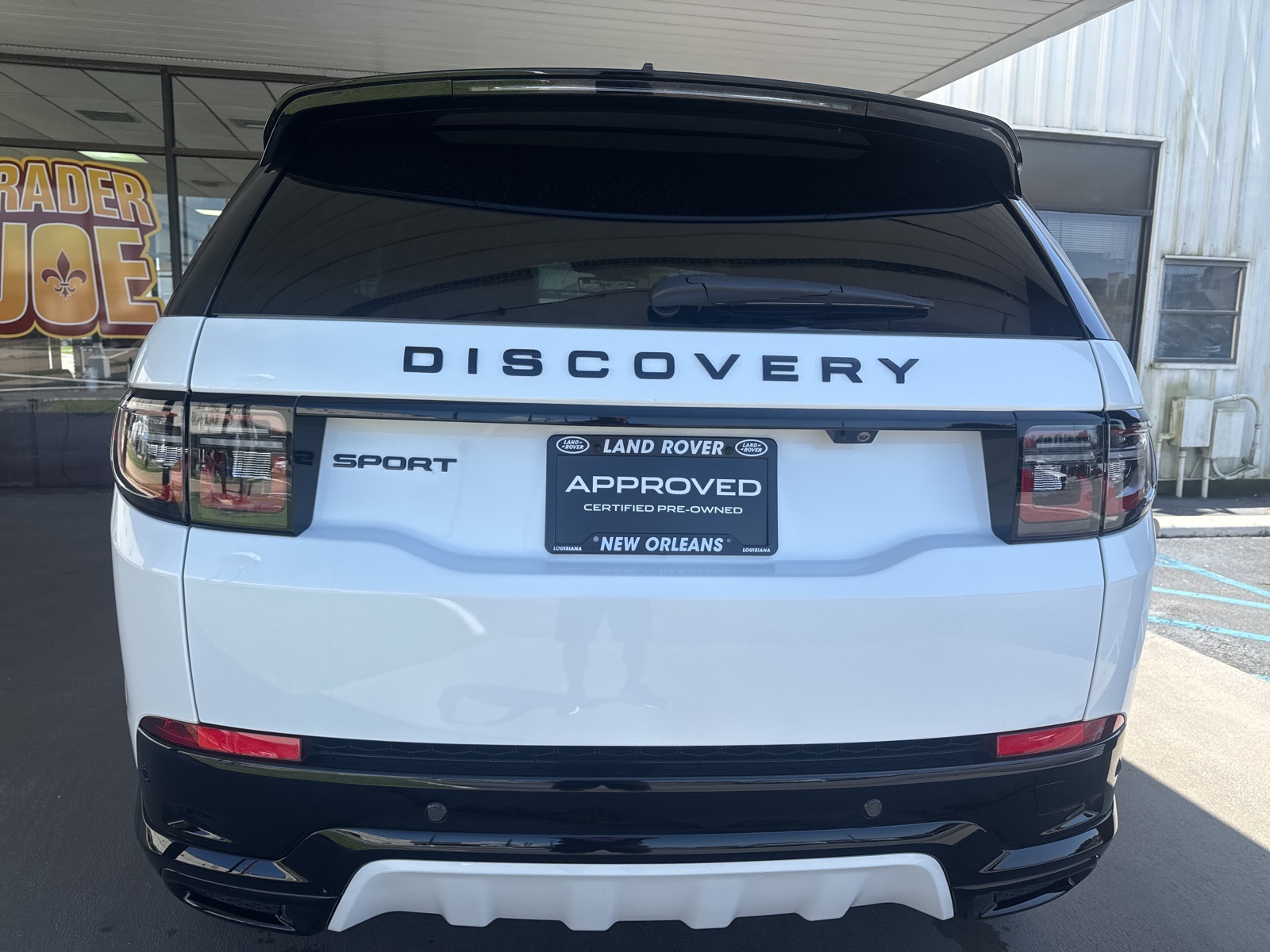 2024 Land Rover Discovery Sport SE photo 4