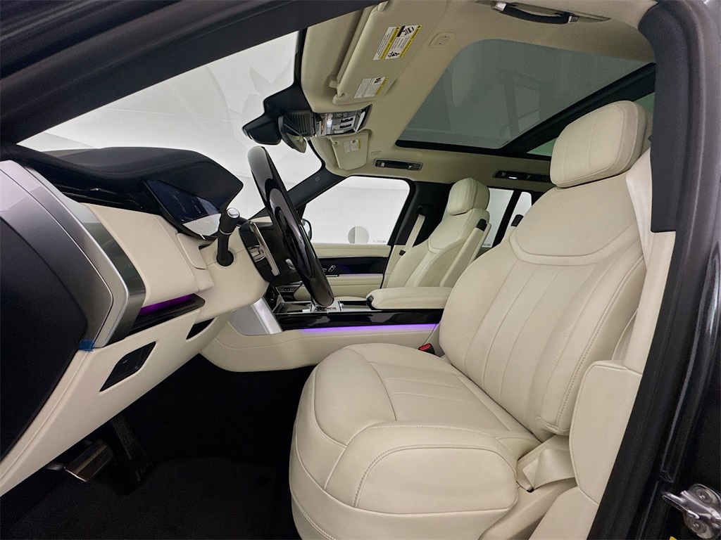 2025 Land Rover Range Rover SE photo 15