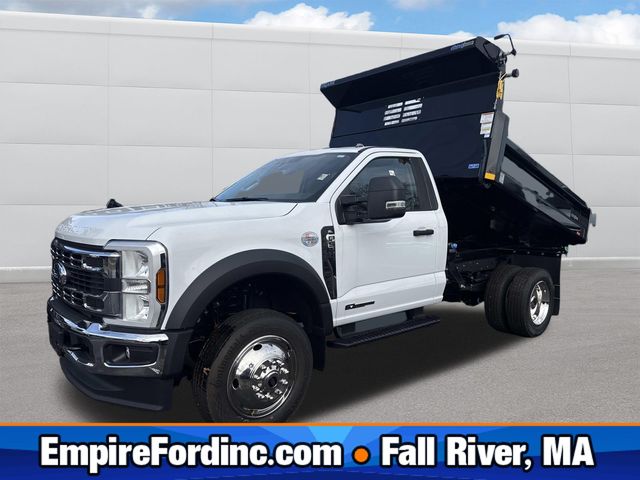 2025 Ford F-550 Super Duty Chassis Cab XL's photo