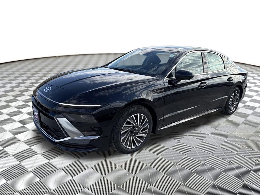2026 Hyundai Sonata Hybrid Limited's photo