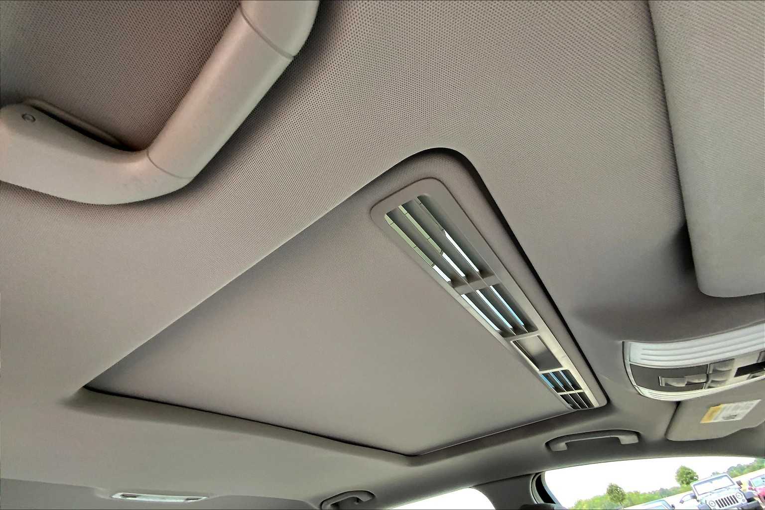 2013 Mercedes Benz E 350 photo 12