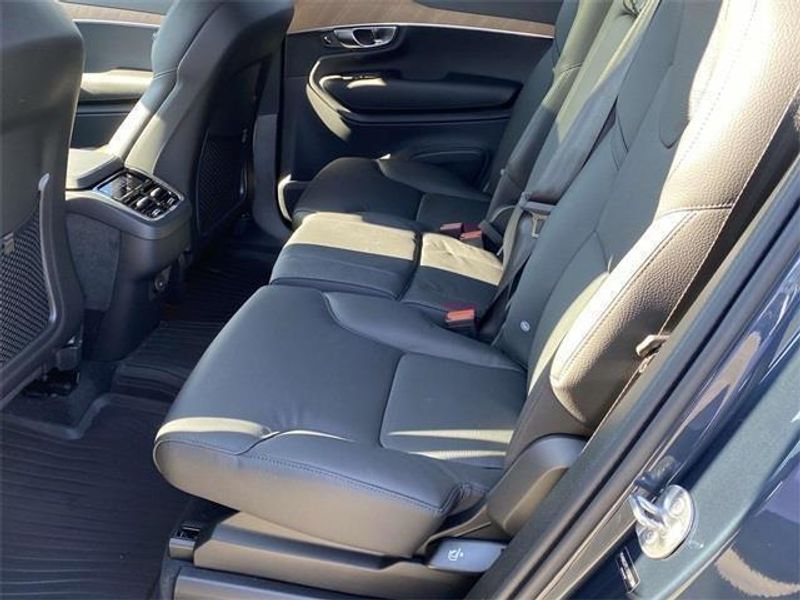 2025 Volvo XC90 AWD Plus photo 10