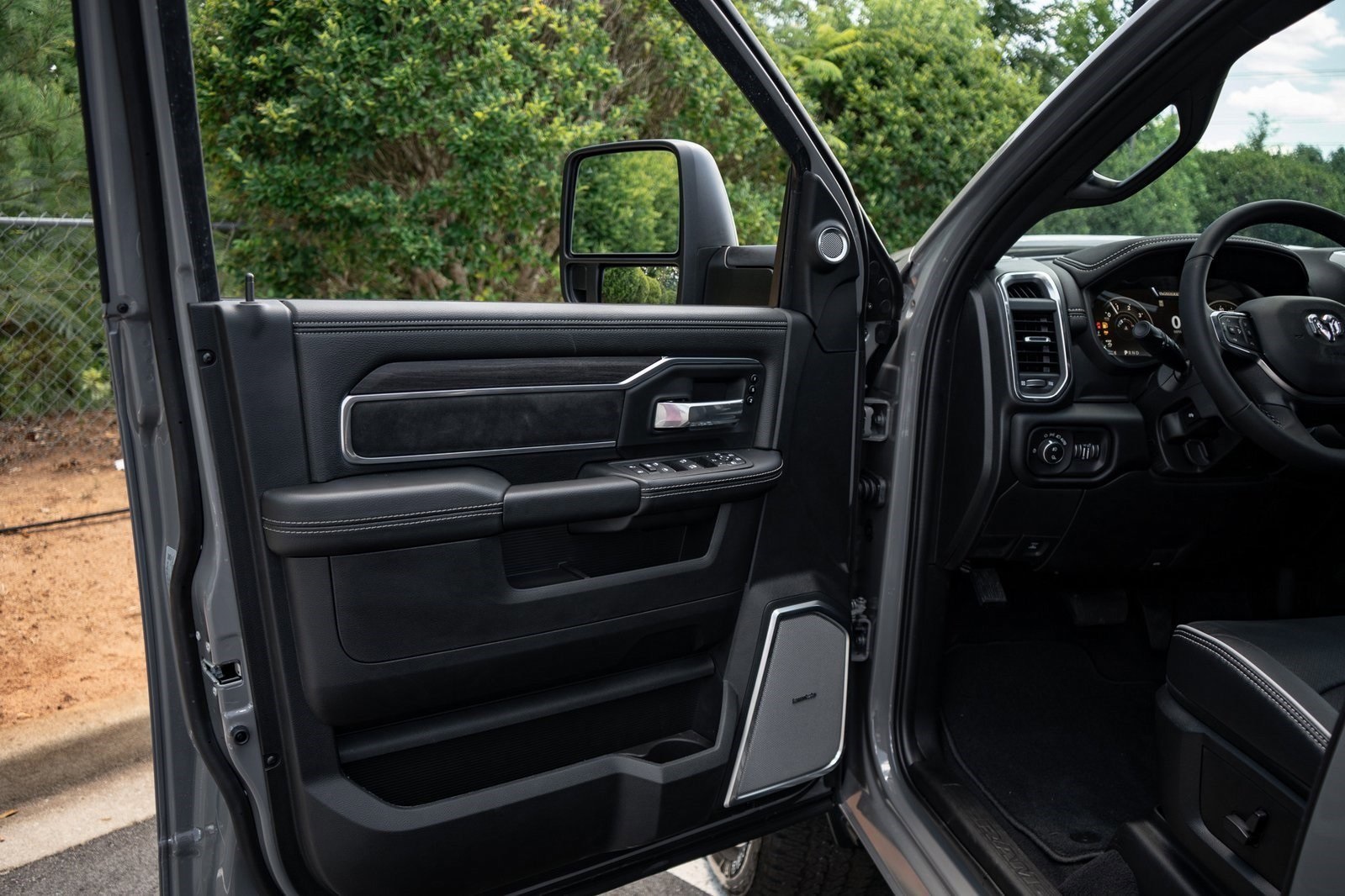 2025 Ram 2500 Laramie photo 13