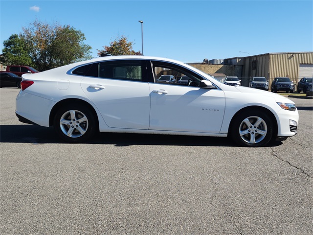 2024 Chevrolet Malibu LS photo 2