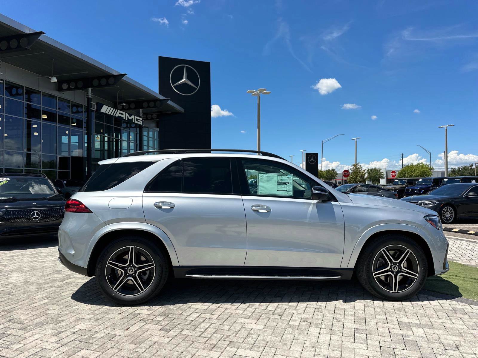 2026 Mercedes Benz GLE 580 4MATIC photo 3