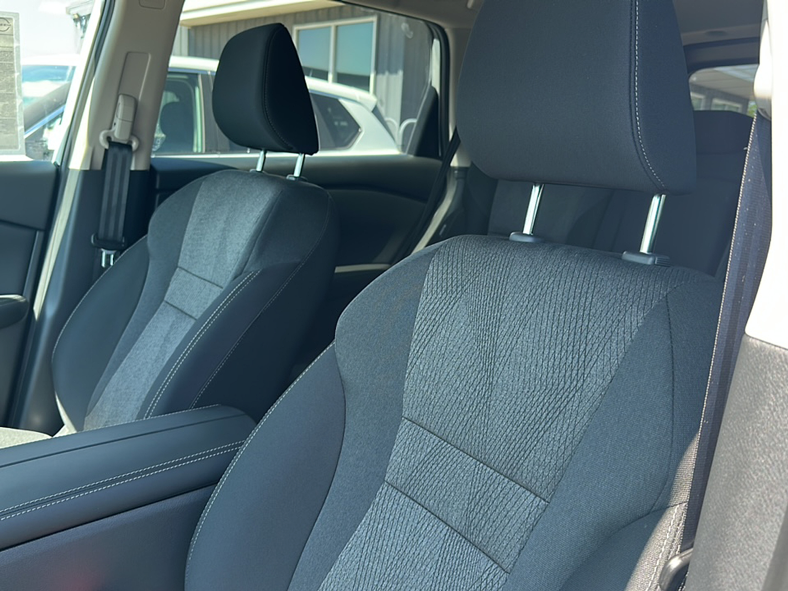 2026 Nissan Rogue SV photo 2