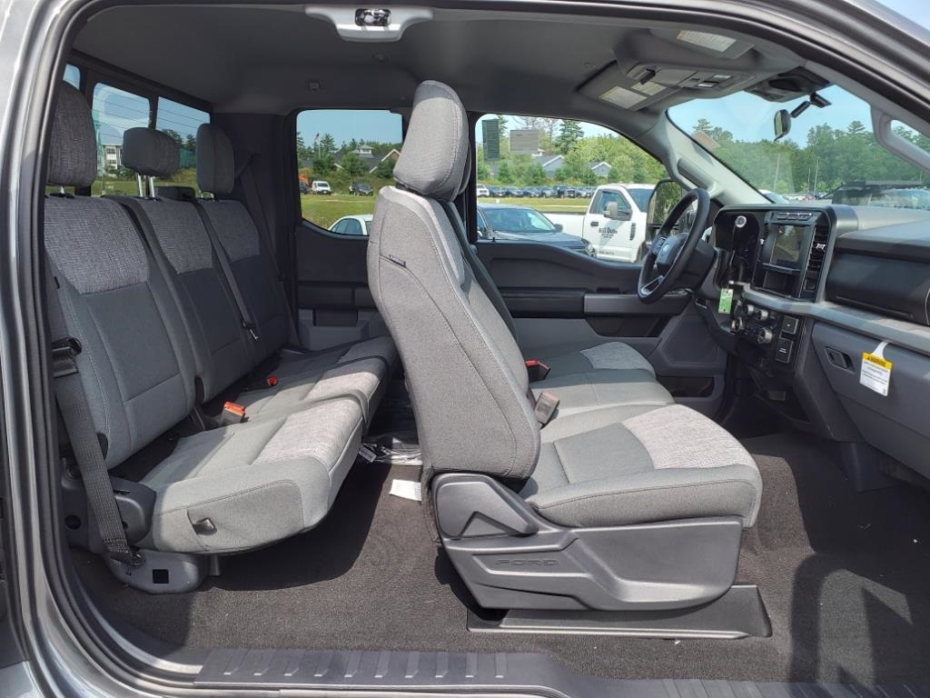 New 2024 Carbonized Gray Metallic Ford XLT image 12