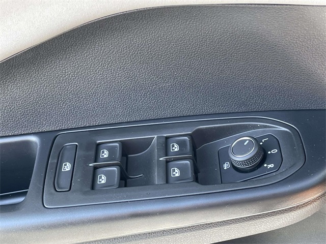 2025 Volkswagen Taos SE photo 20