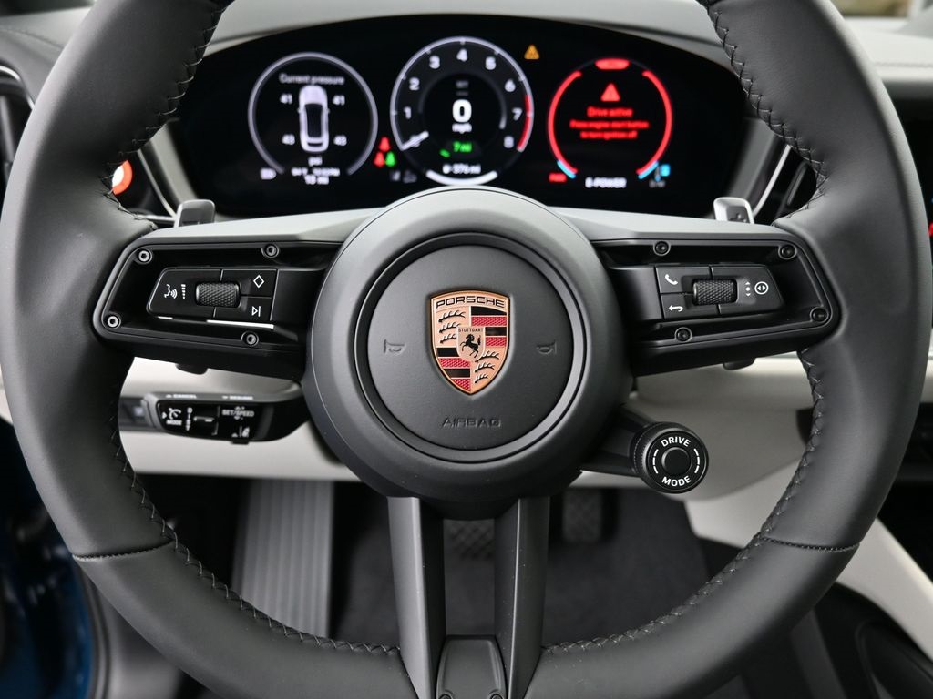 2026 Porsche Cayenne E-Hybrid Coupe photo 24