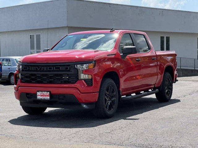 2025 Chevrolet Silverado 1500 Custom photo 3