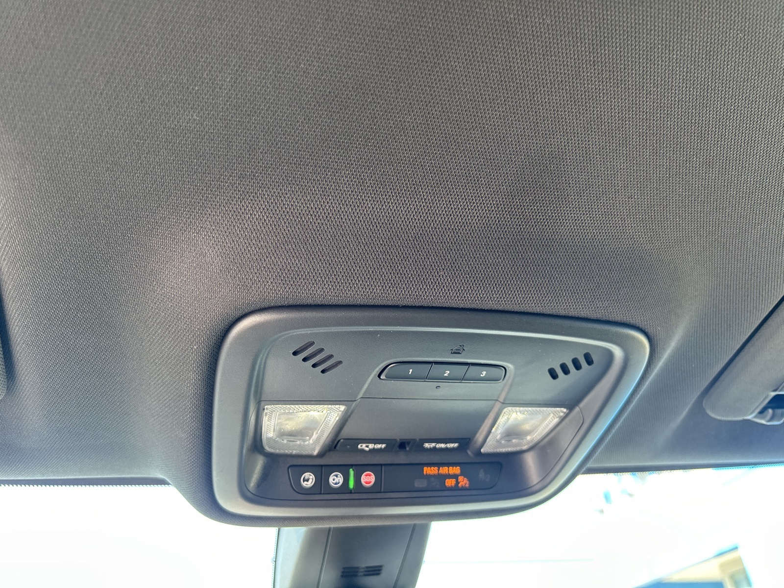2023 Chevrolet Traverse Cloth photo 29