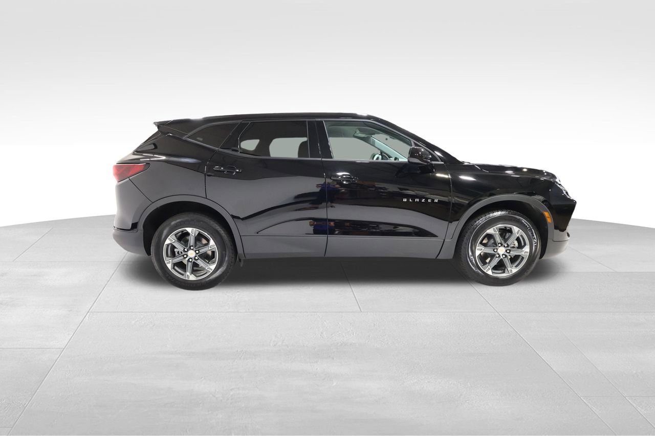 2025 Chevrolet Blazer 2LT photo 4