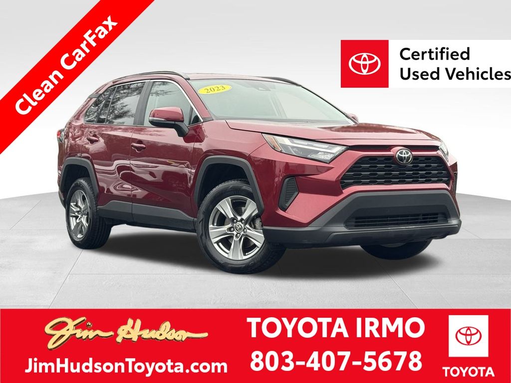2023 Toyota RAV4 XLE's photo