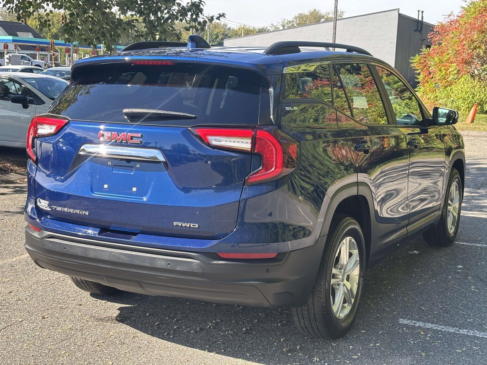 2022 Gmc Terrain SLE photo 3