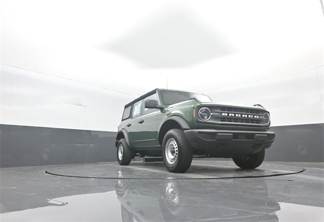 2025 Ford Bronco Base photo 18