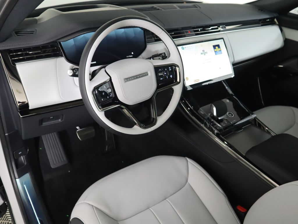 2025 Land Rover Range Rover Sport SE photo 9