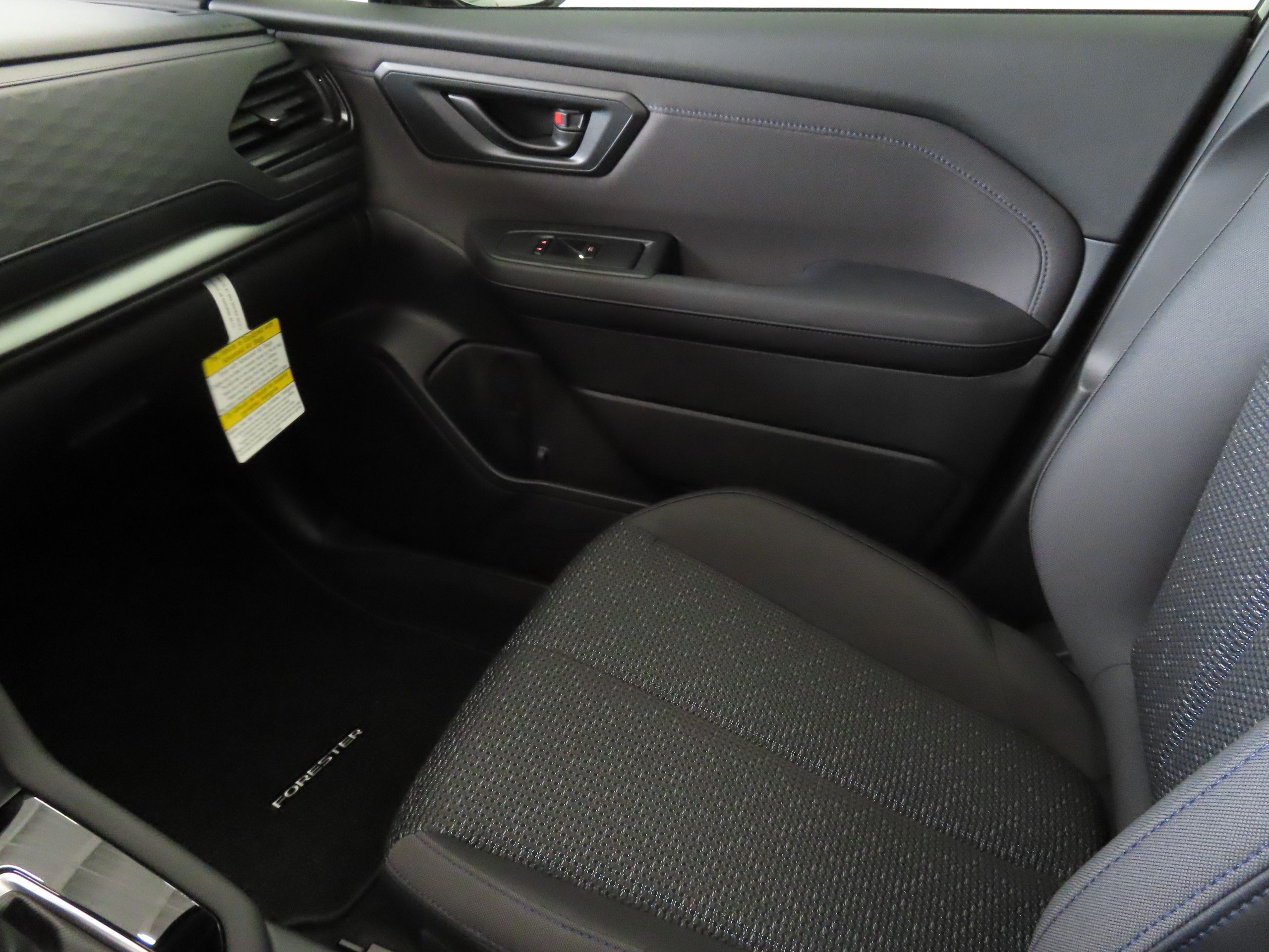 2025 Subaru Forester Premium photo 16