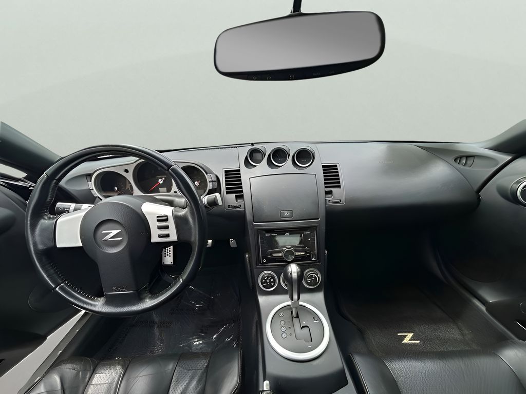 2004 Nissan 350Z Touring photo 10